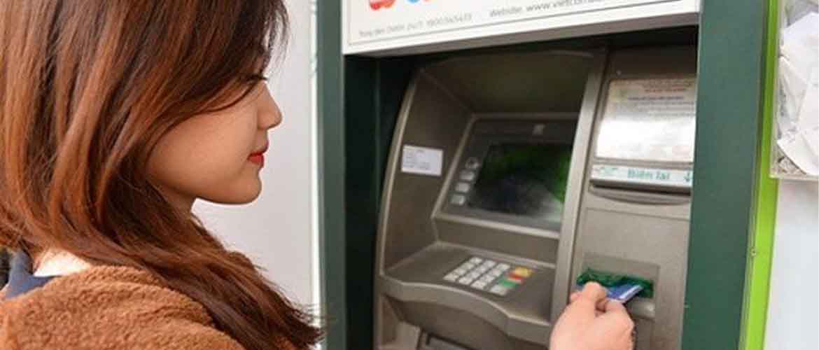 Phụ huynh có nên khuyến khích dưới 18 tuổi có làm thẻ ATM?
